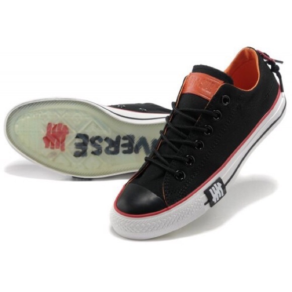 Converse - Picture 1 of 3